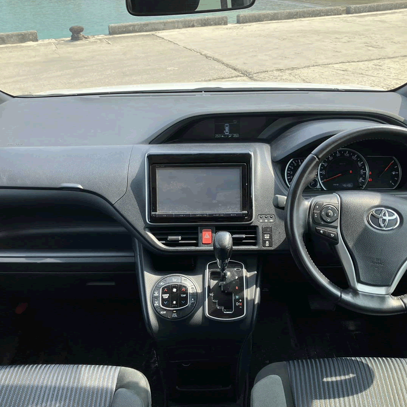 ノア車内