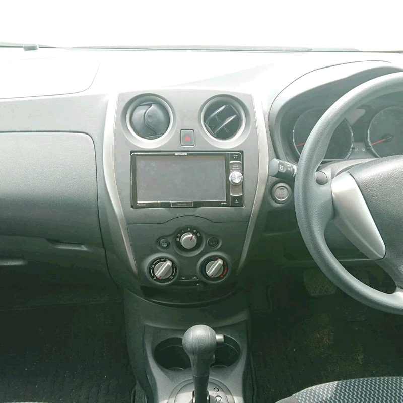 ノート車内