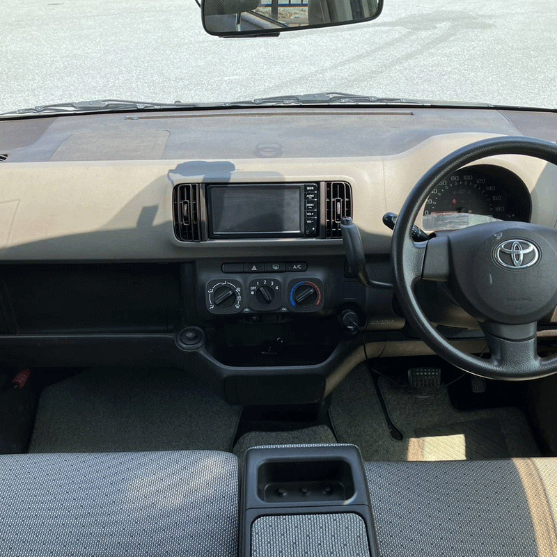 パッソ車内
